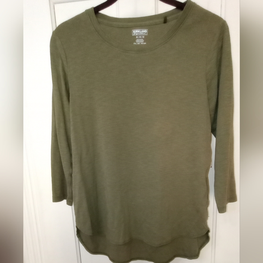 NWOT Kirkland Signature Classic Army Green Long sleeve Cotton Tee